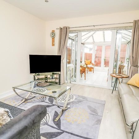 6 Erwr Brenhinoedd Villa Ammanford Exterior photo