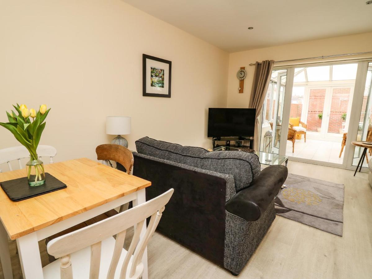 6 Erwr Brenhinoedd Villa Ammanford Exterior photo
