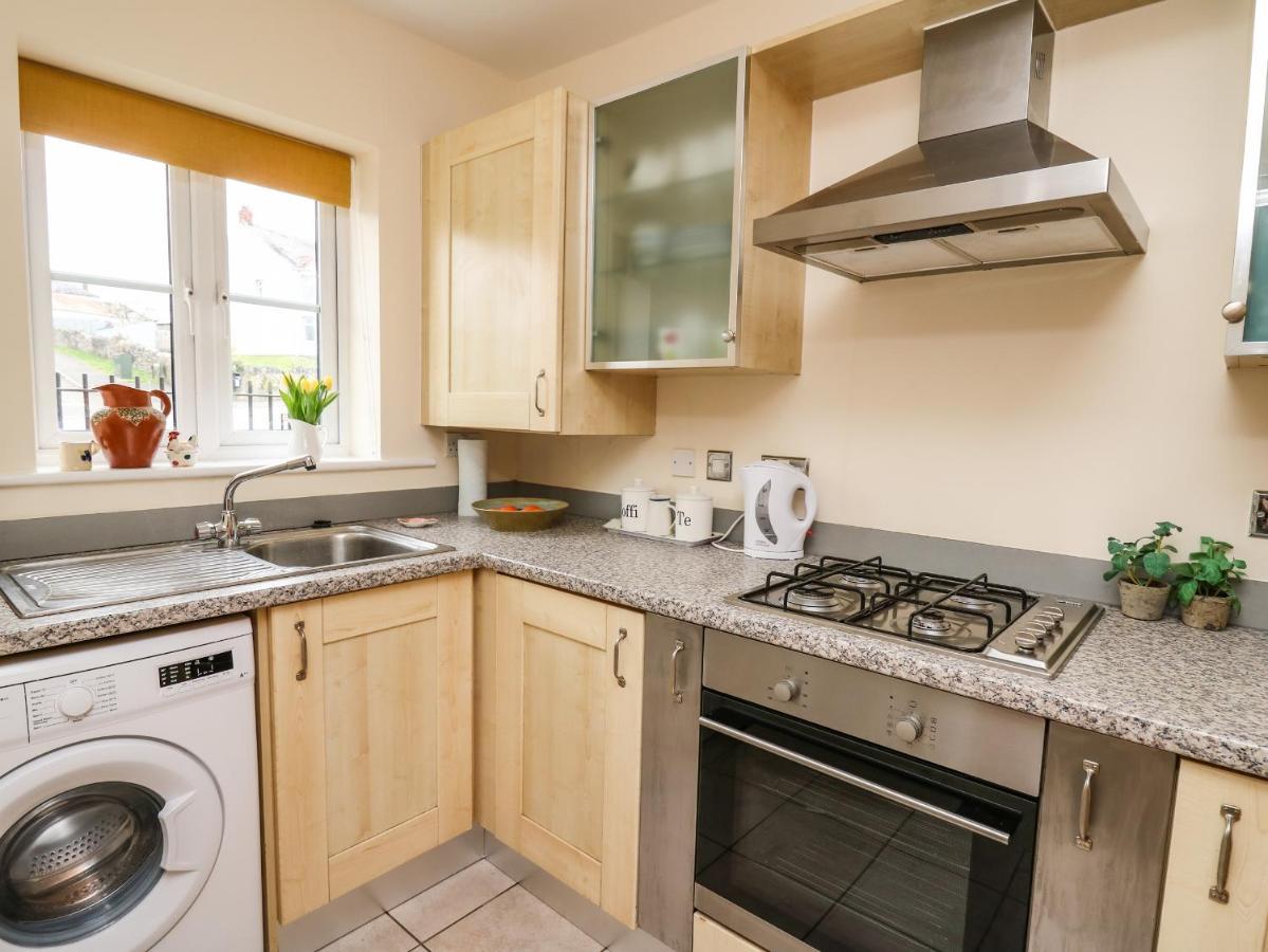6 Erwr Brenhinoedd Villa Ammanford Exterior photo